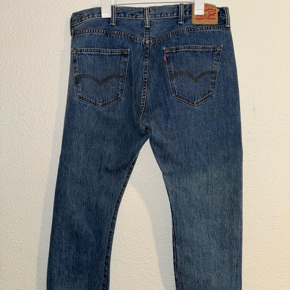 Levi Men’s 501 straight button fly - Picture 3 of 3